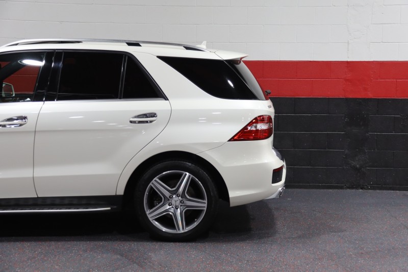 2013 Mercedes-Benz ML63 AMG 4-Matic 4dr Suv in , 