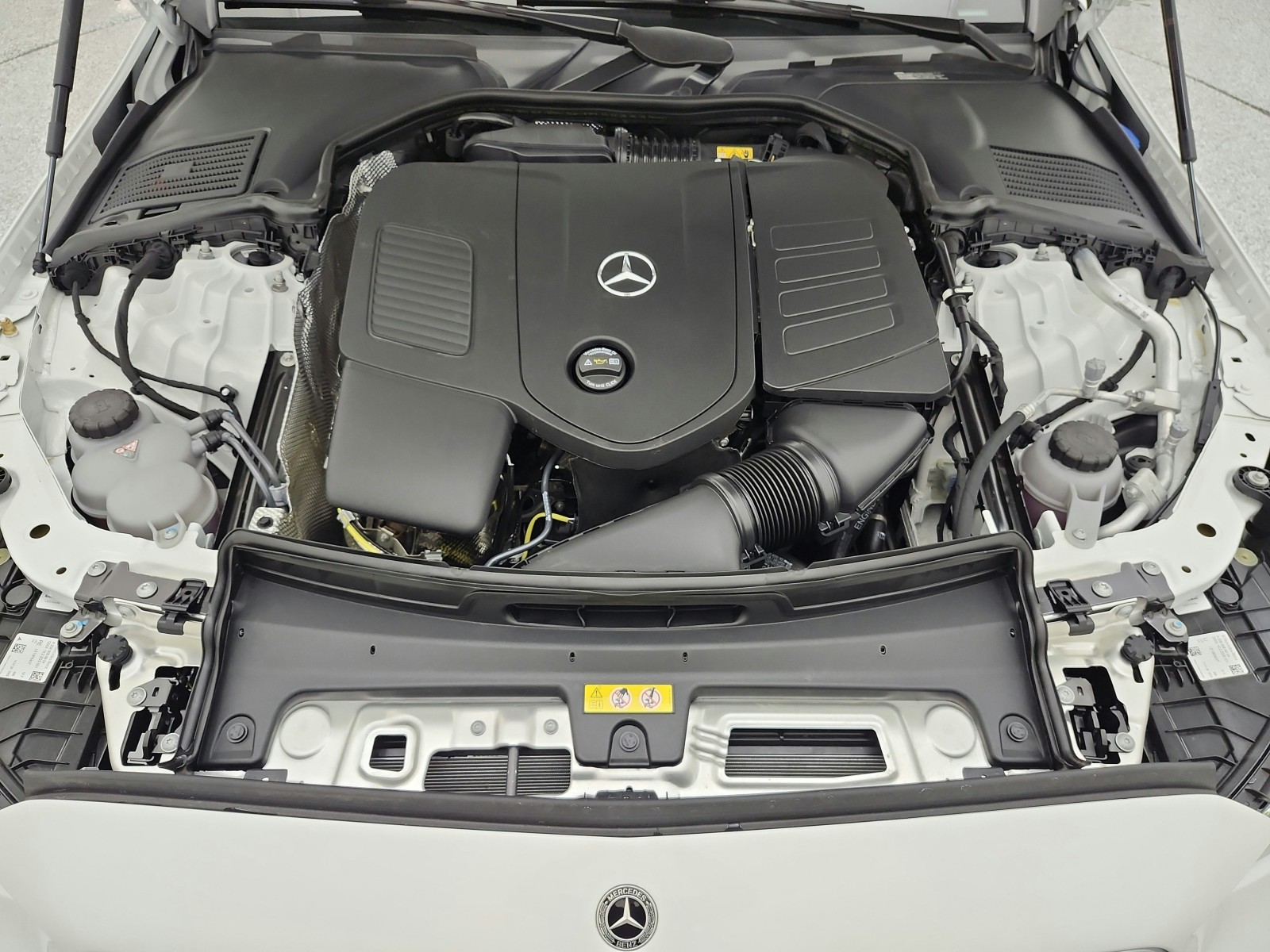 New 2026 Polar White Mercedes-Benz C 300 Sedan image 12