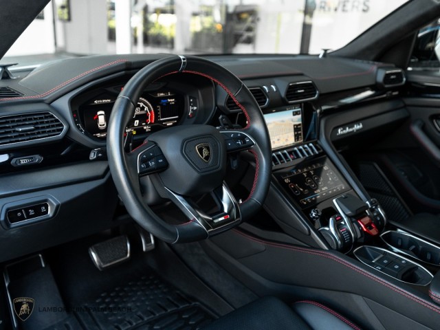 2021 Lamborghini Urus  in , 