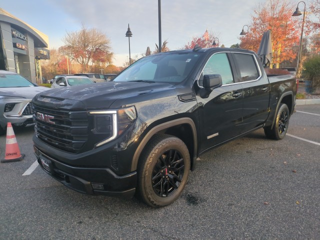 2022 GMC Sierra 1500 Elevation 2