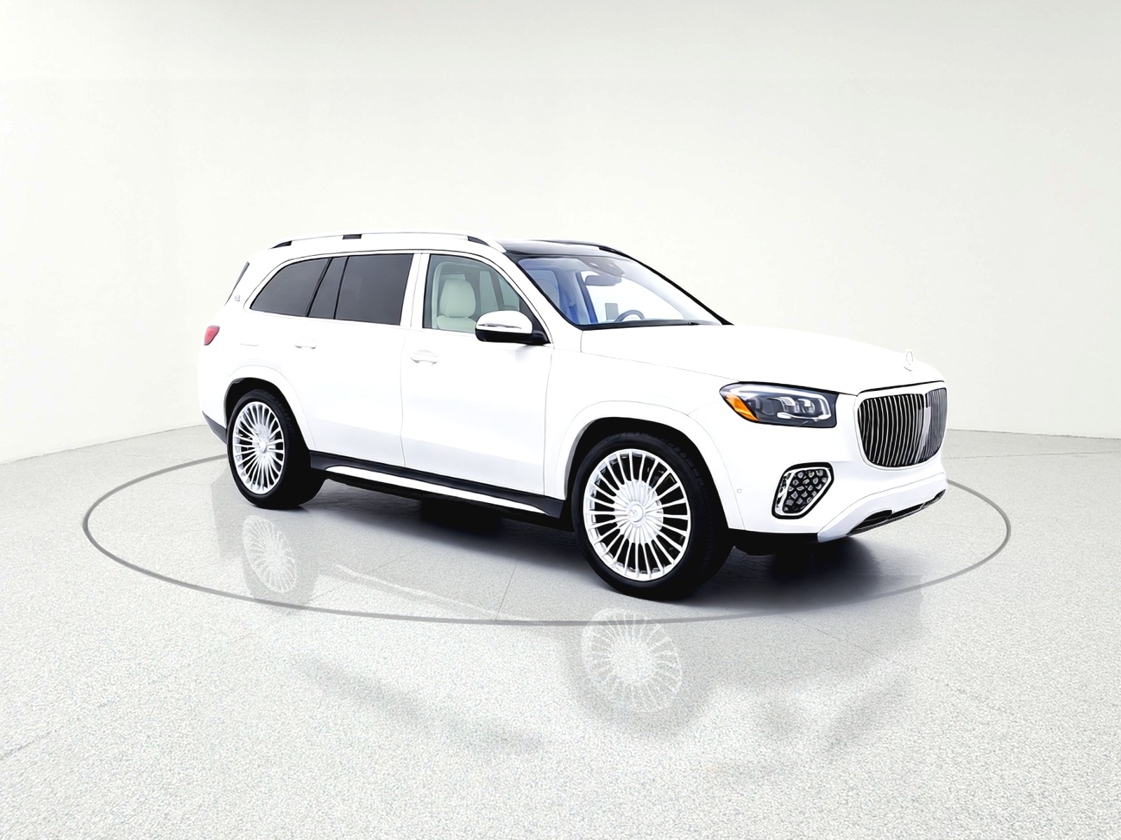 New 2026 MANUFAKTUR Moonlight White Metallic Mercedes-Benz Maybach GLS 600 image 17