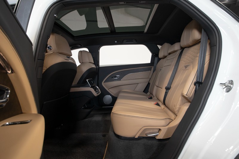 2024 Bentley Bentayga EWB Bentayga EWB Azure ($281,000 MSRP) *1-OWNER* in , 