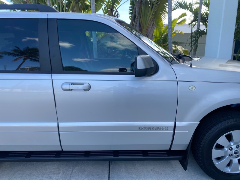 2010 Mercury Mountaineer 1 OWNER LOW MILES 78,753 in , 