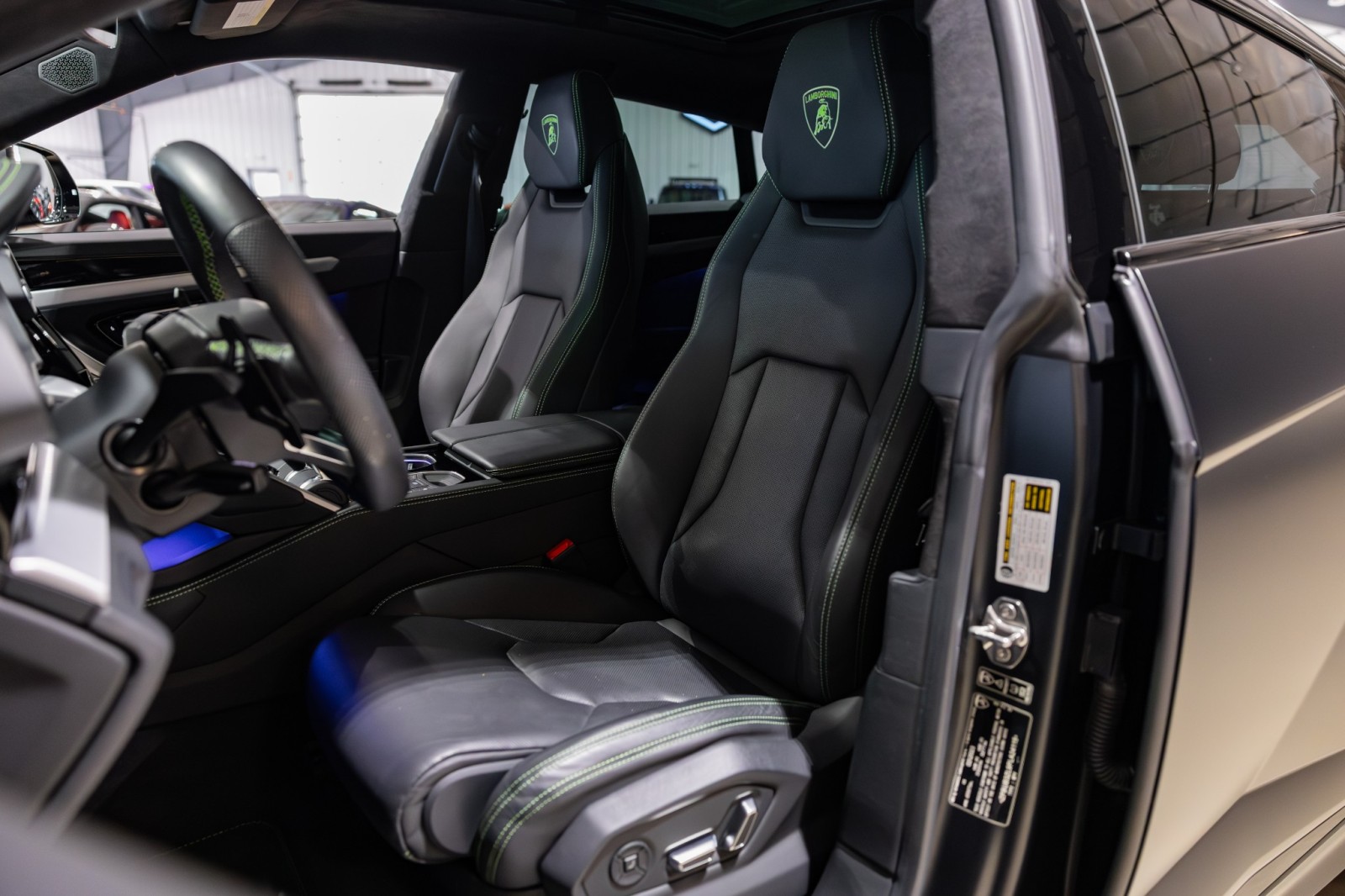 Used Car 2023 Lamborghini Urus  S For Sale Under $250,000 In Boerne, Texas