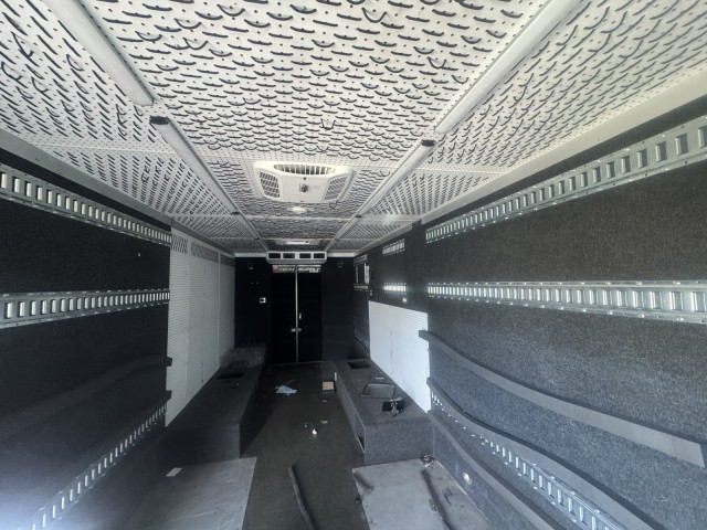 2018 Freightliner MT55 20' Step Van w2000lb Liftgate  in , 