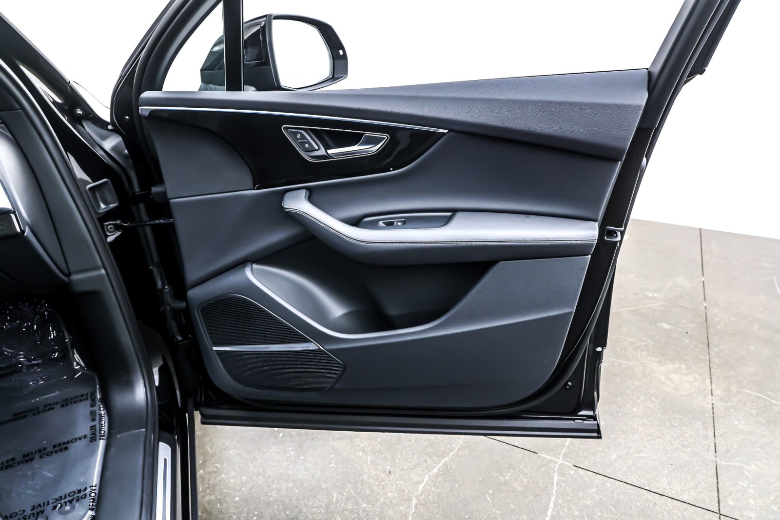 Used 2025 Mythos Black Metallic Audi Premium Plus 55 TFSI quattro image 25