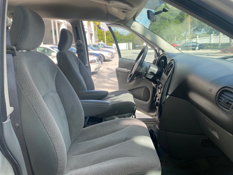 2006 Dodge Caravan SXT LOW MILES 28,367 1 OWNER HANDICAP LIFT in , 