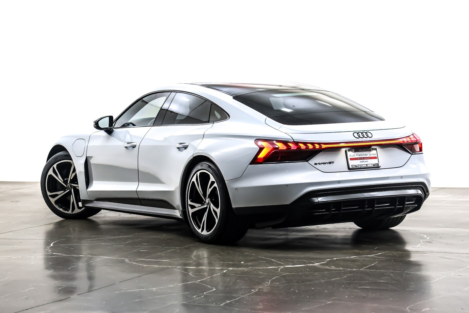 Used 2024 Suzuka Gray Metallic Audi quattro image 13