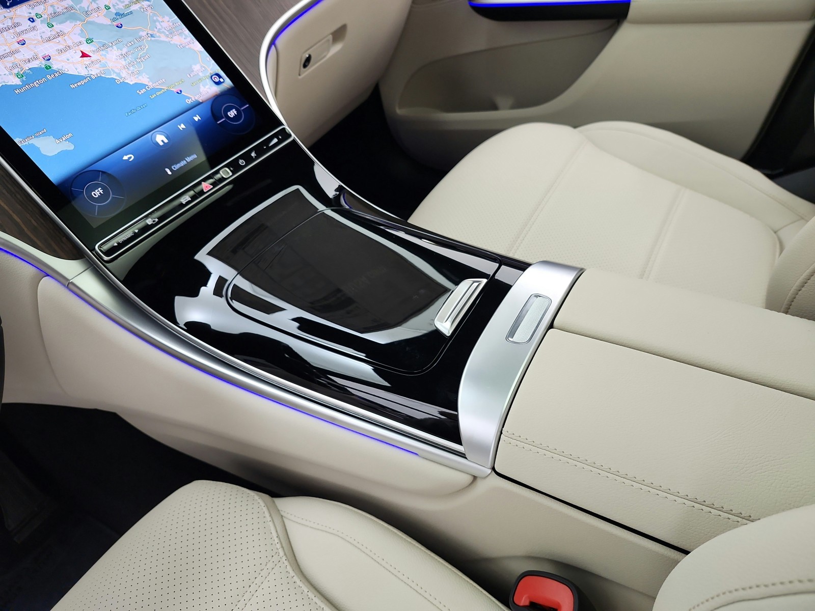 New 2026 Polar White Mercedes-Benz GLC 300 image 10