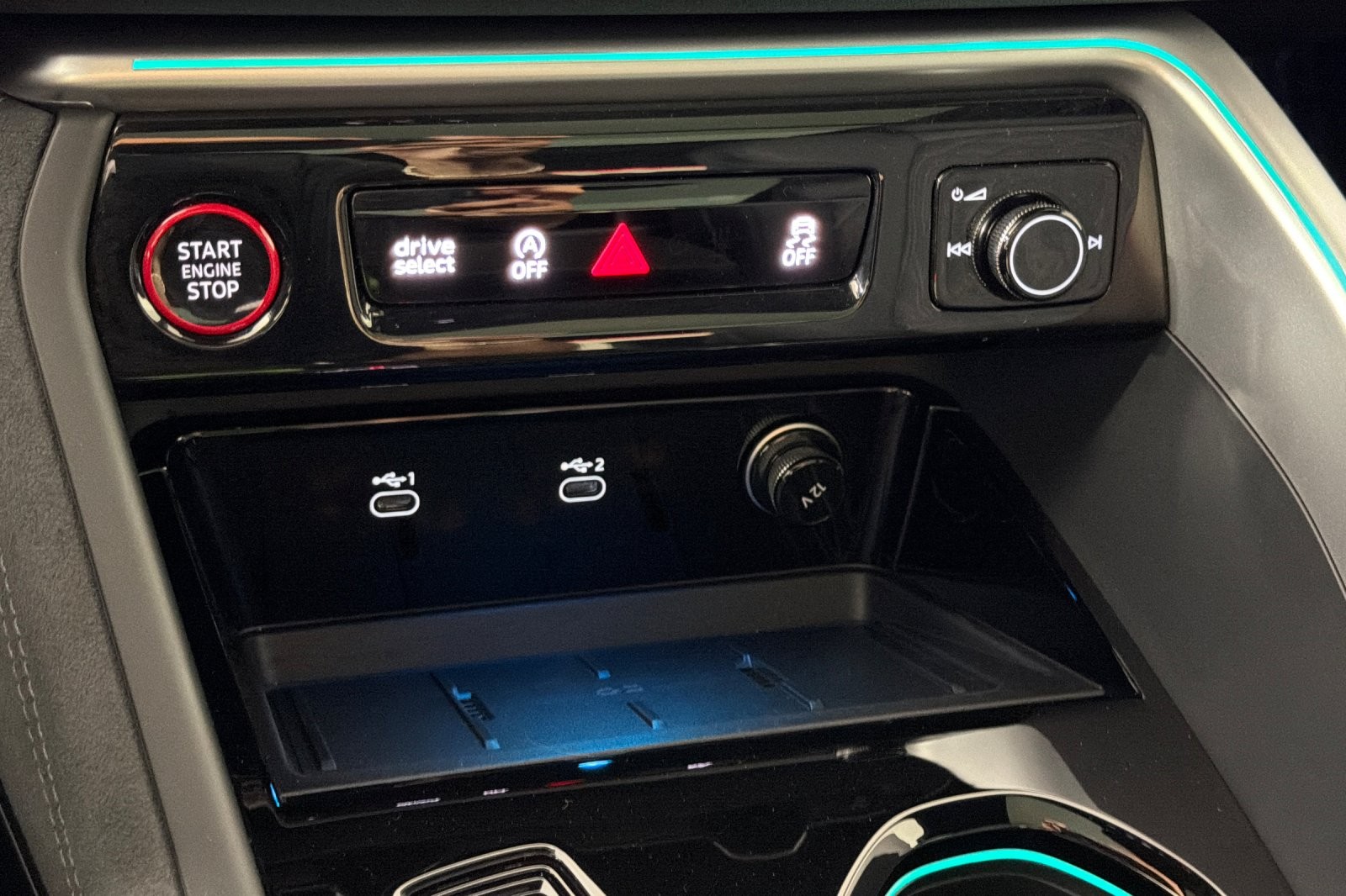 Used 2025 Tambora Gray Metallic Audi Premium Plus 3.0 TFSI quattro image 20