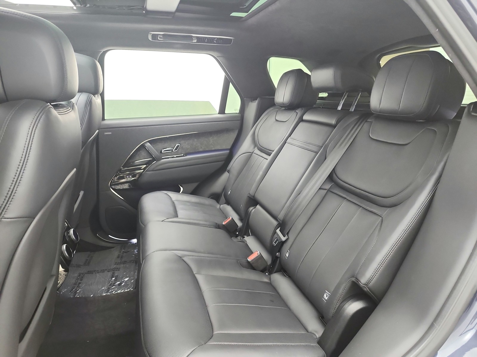 Used 2023 Varesine Blue Metallic Land Rover P530 First Edition image 23