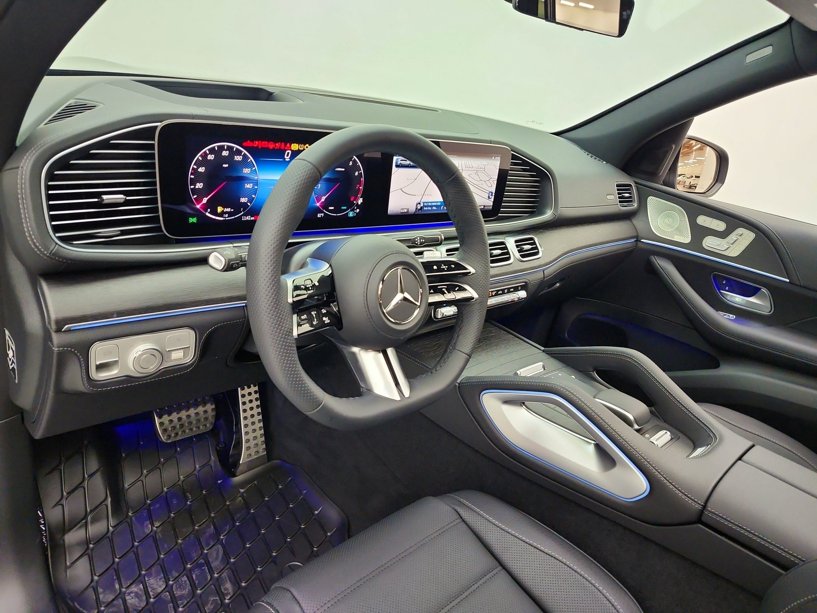 New 2026 Obsidian Black Metallic Mercedes-Benz GLS 450 4MATIC® SUV image 9