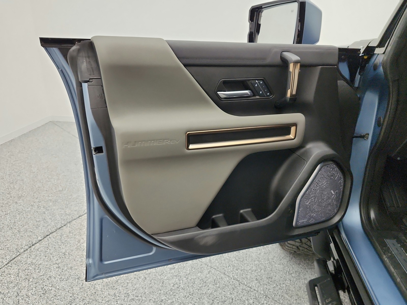 Used 2024 Neptune Blue Matte GMC e4WD 4dr 3X image 15