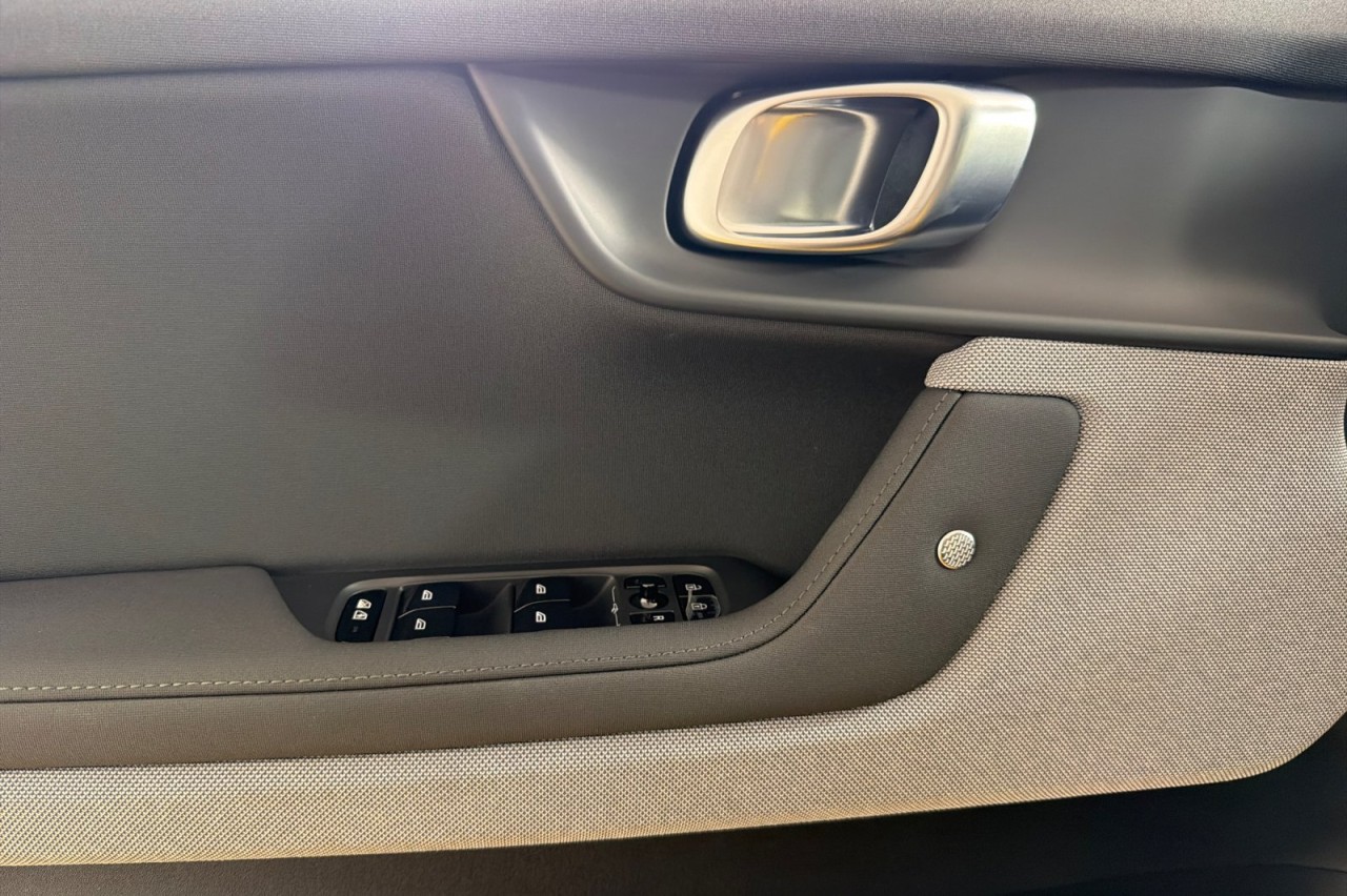 Used 2023 WHITE Polestar Performance image 10