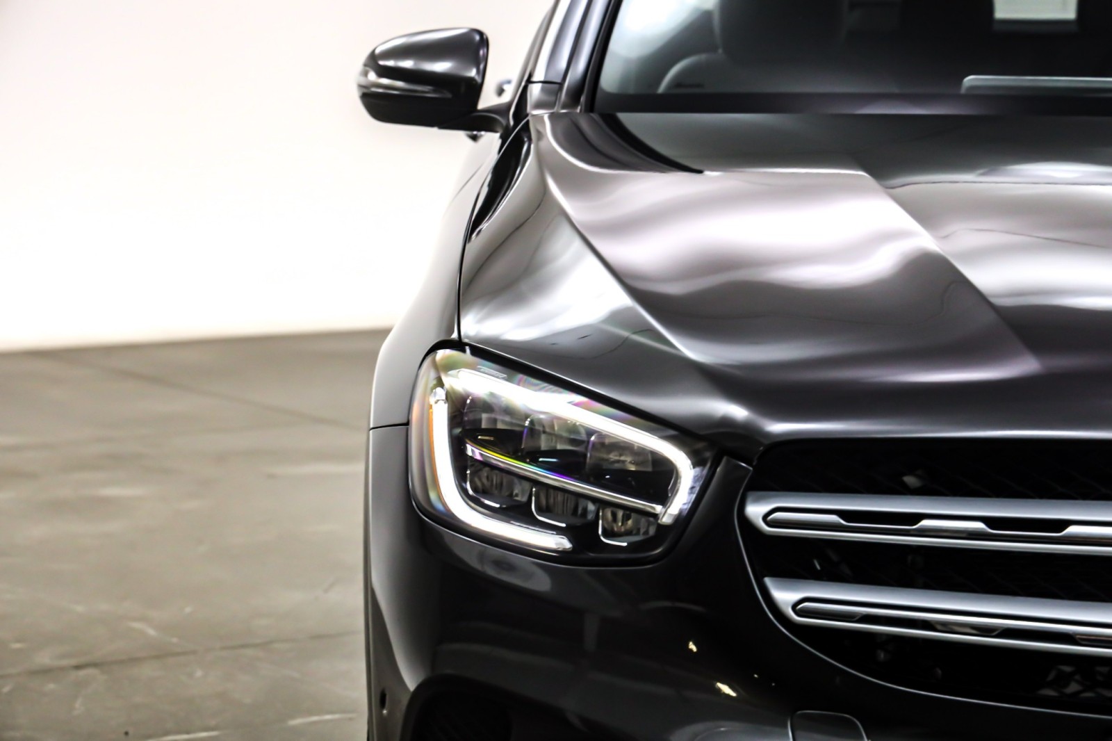 Used 2022 Graphite Grey Metallic Mercedes-Benz GLC 300 image 14