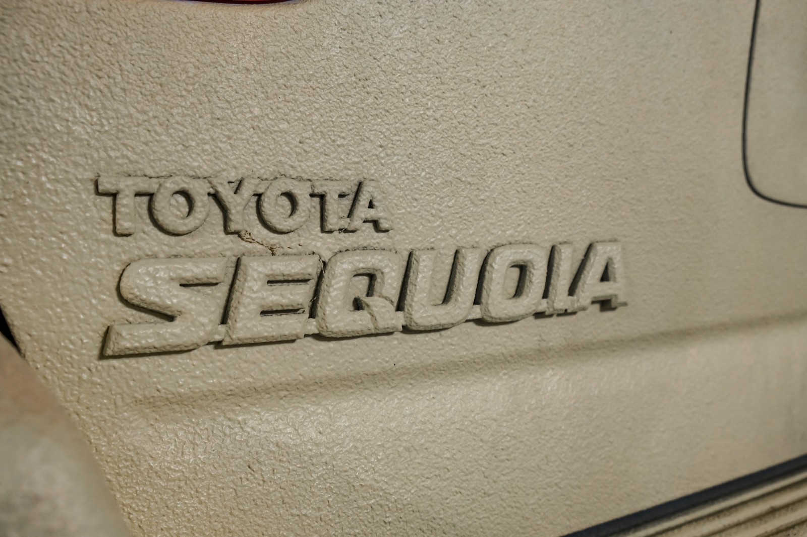 2004 Toyota Sequoia SR5 37