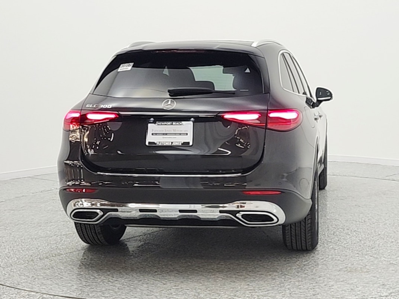 New 2025 Graphite Grey Metallic Mercedes-Benz GLC 300 image 6