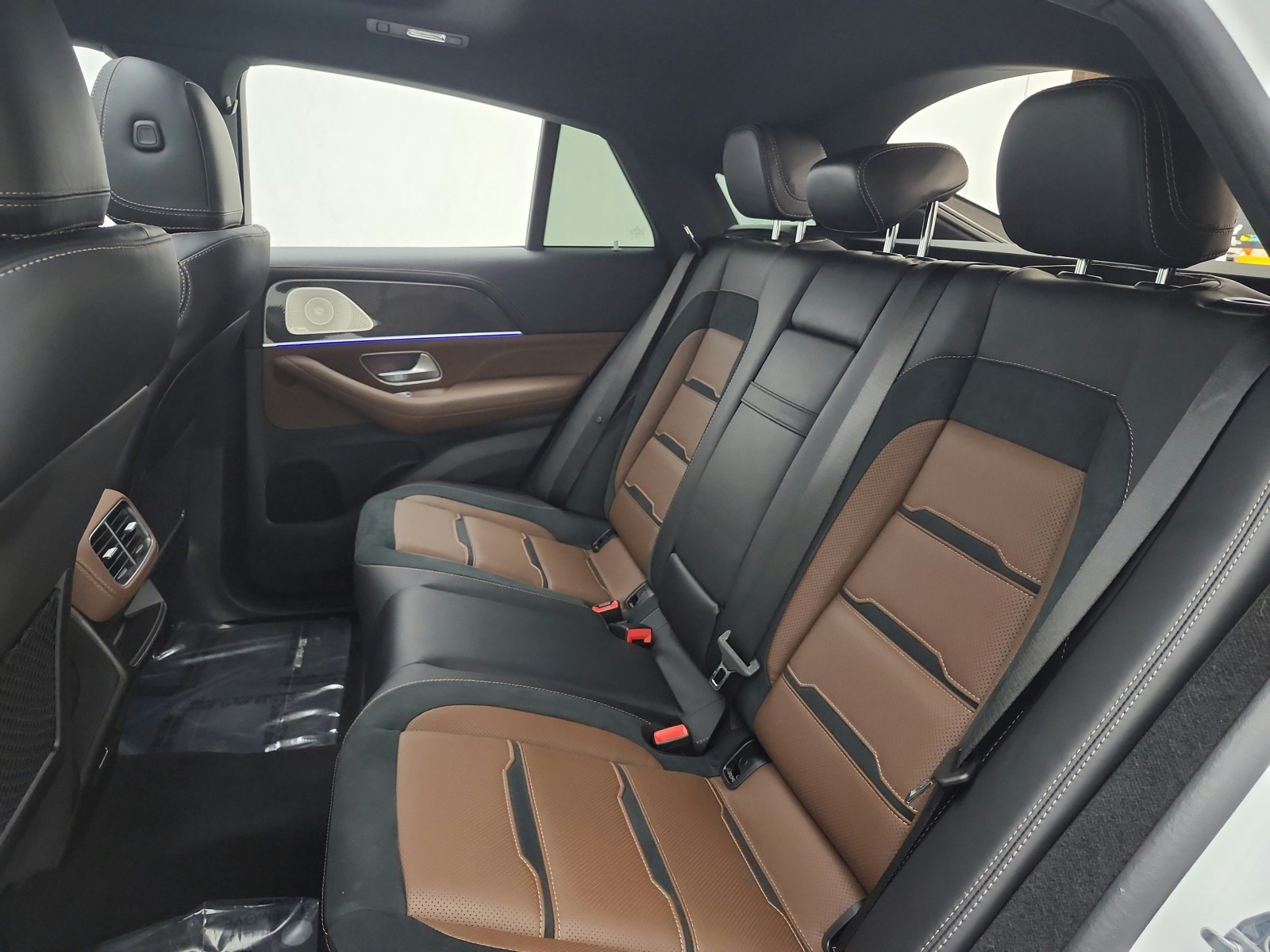 Certified Used 2025 Polar White Mercedes-Benz AMG® GLE 53 4MATIC+ Coupe image 15