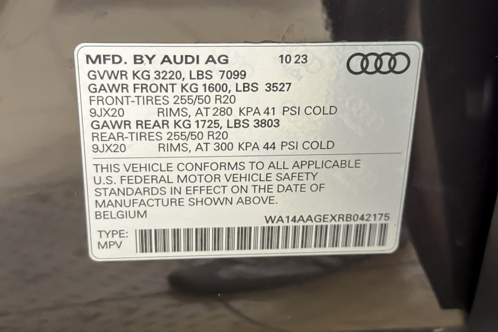 Used 2024 Madeira Brown Metallic Audi Premium quattro image 27