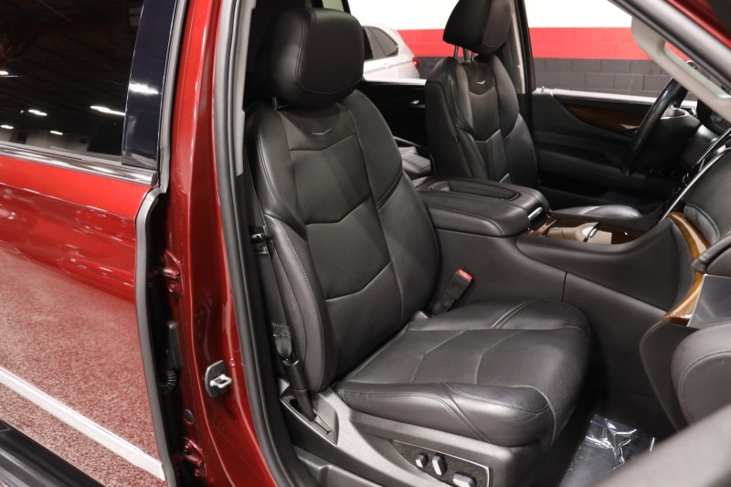 2020 Cadillac Escalade ESV 4dr Suv in , 