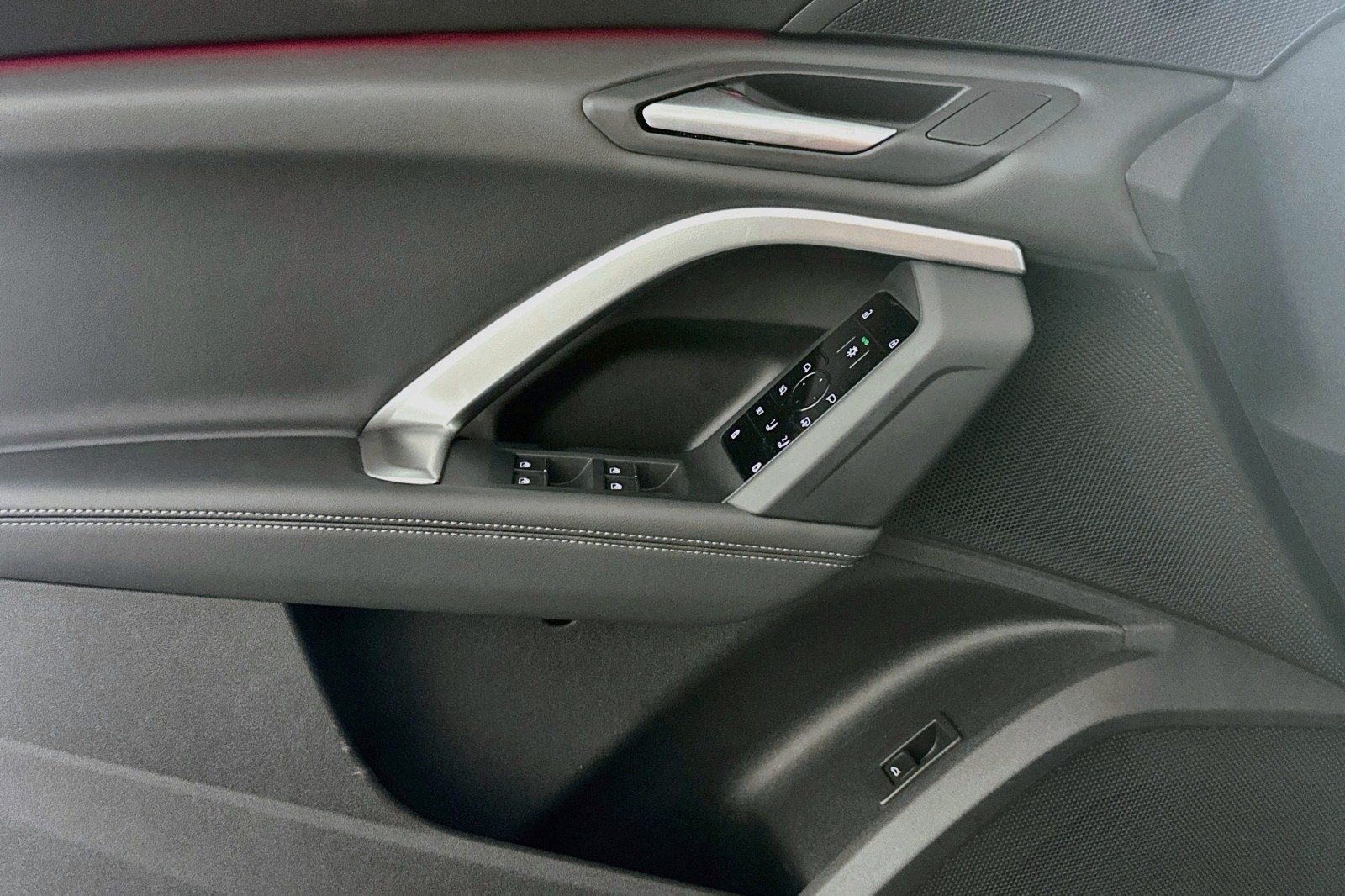 New 2026 Grenadine Red Metallic Audi Premium image 17