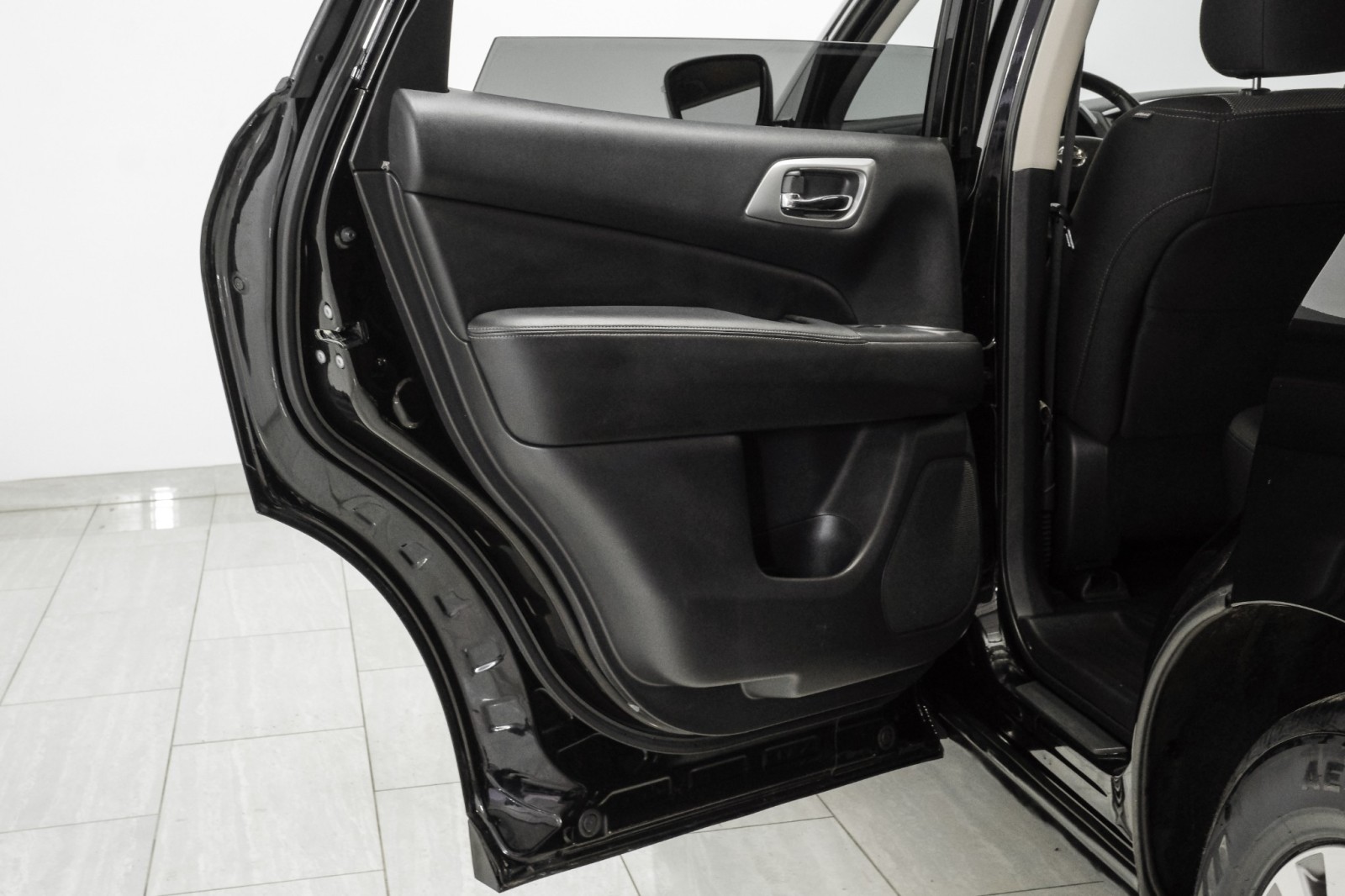 2019 Nissan Pathfinder SV 4WD BLIND SPOT ASSIST THIRD SEAT REAR CAMERA KE 39