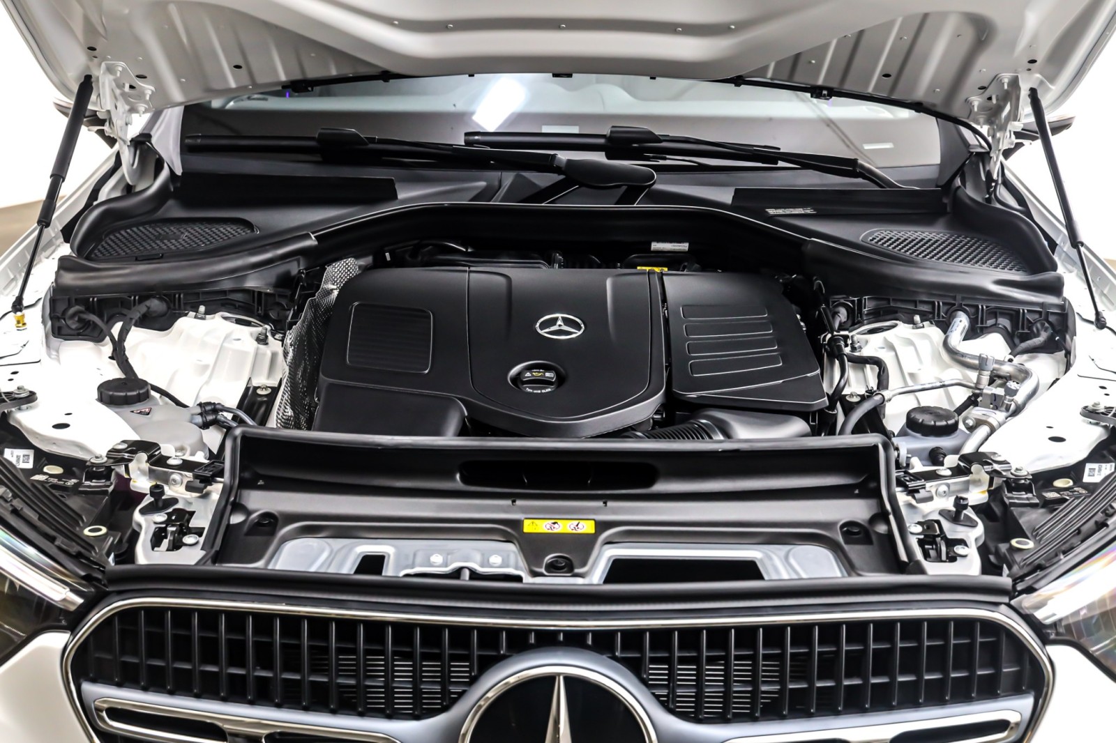 New 2026 Polar White Mercedes-Benz GLC 300 SUV image 11