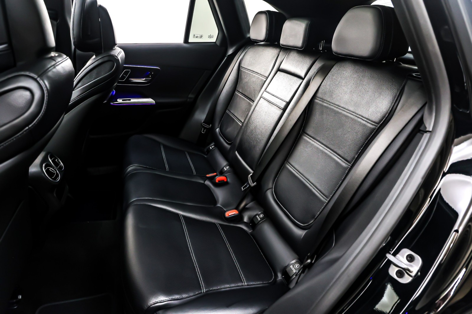 New 2026 Black Mercedes-Benz GLC 300 image 8