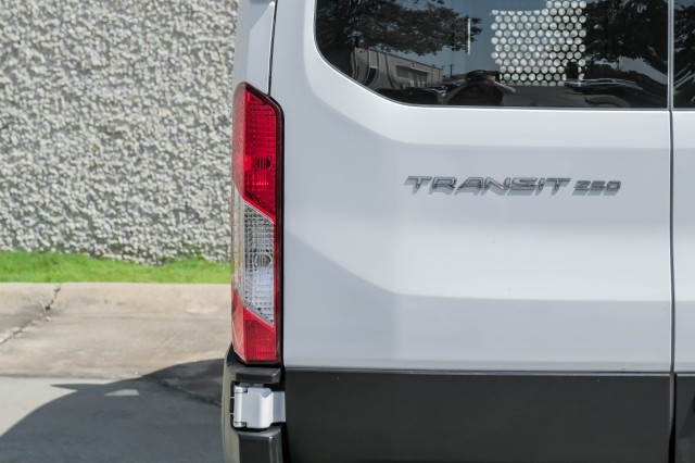 2019 Ford Transit Van  51