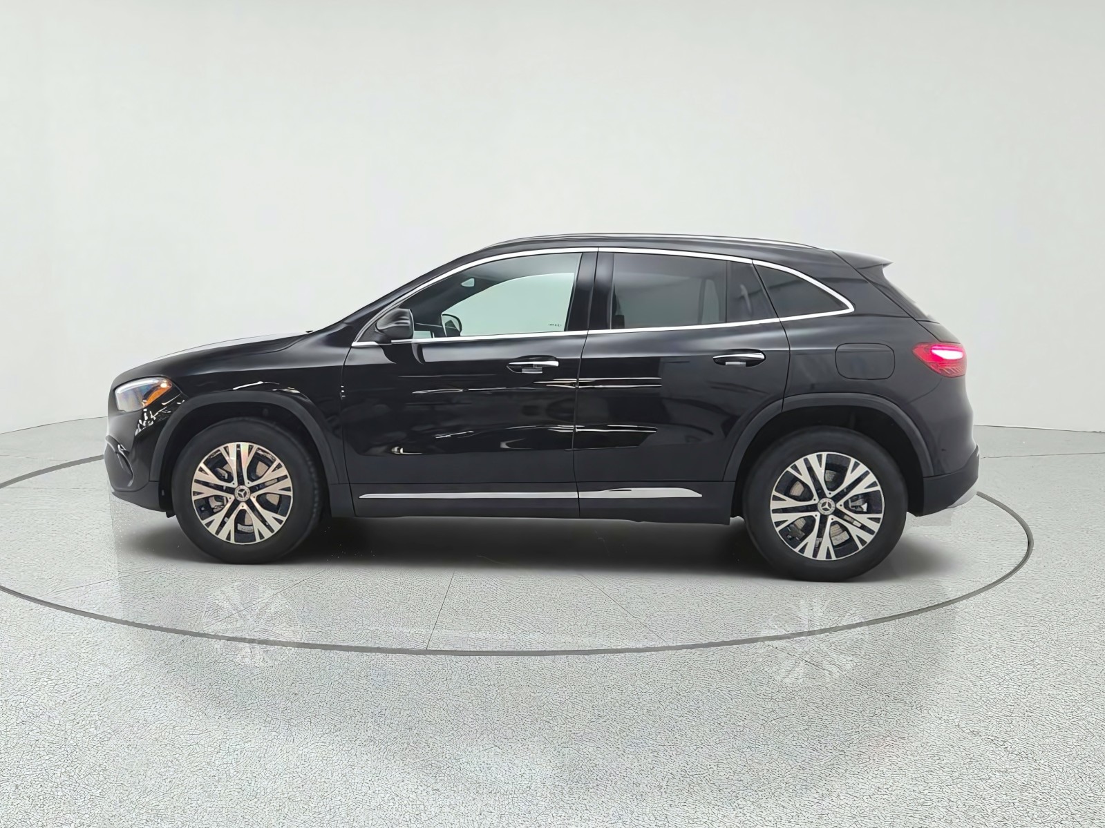 New 2026 Night Black Mercedes-Benz GLA 250 SUV image 8