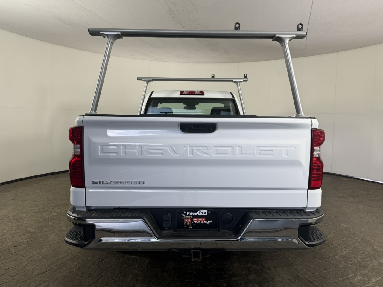 View vehicle photo 6