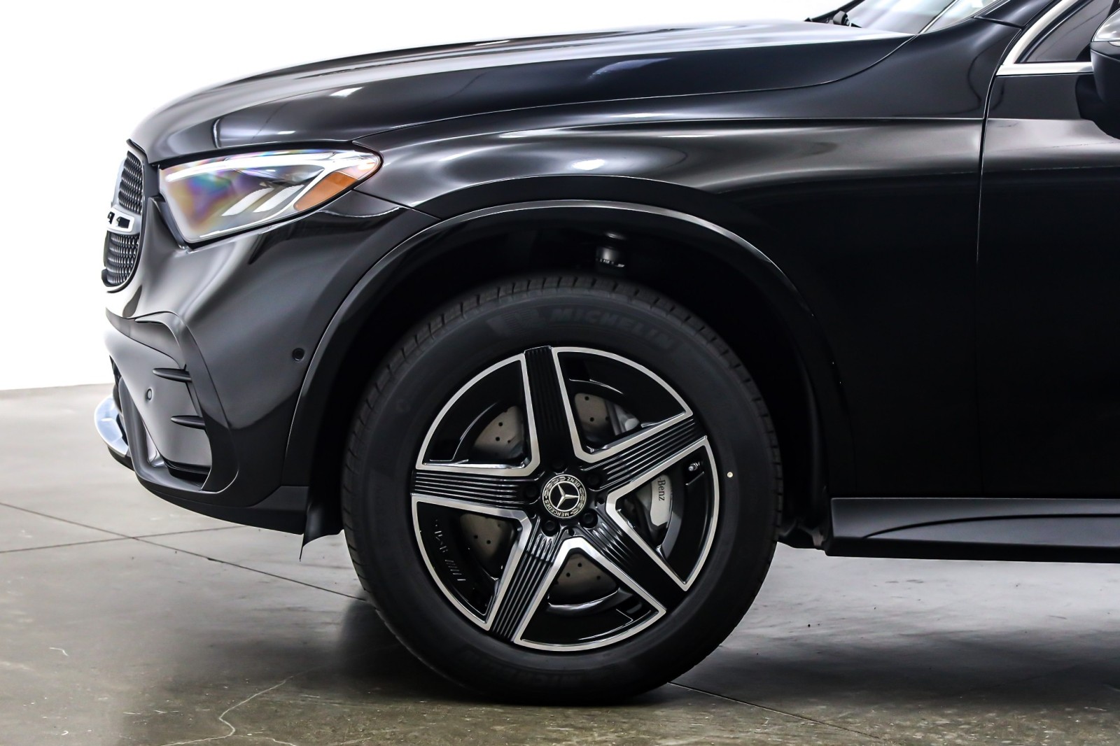 New 2026 Black Mercedes-Benz GLC 300 image 10