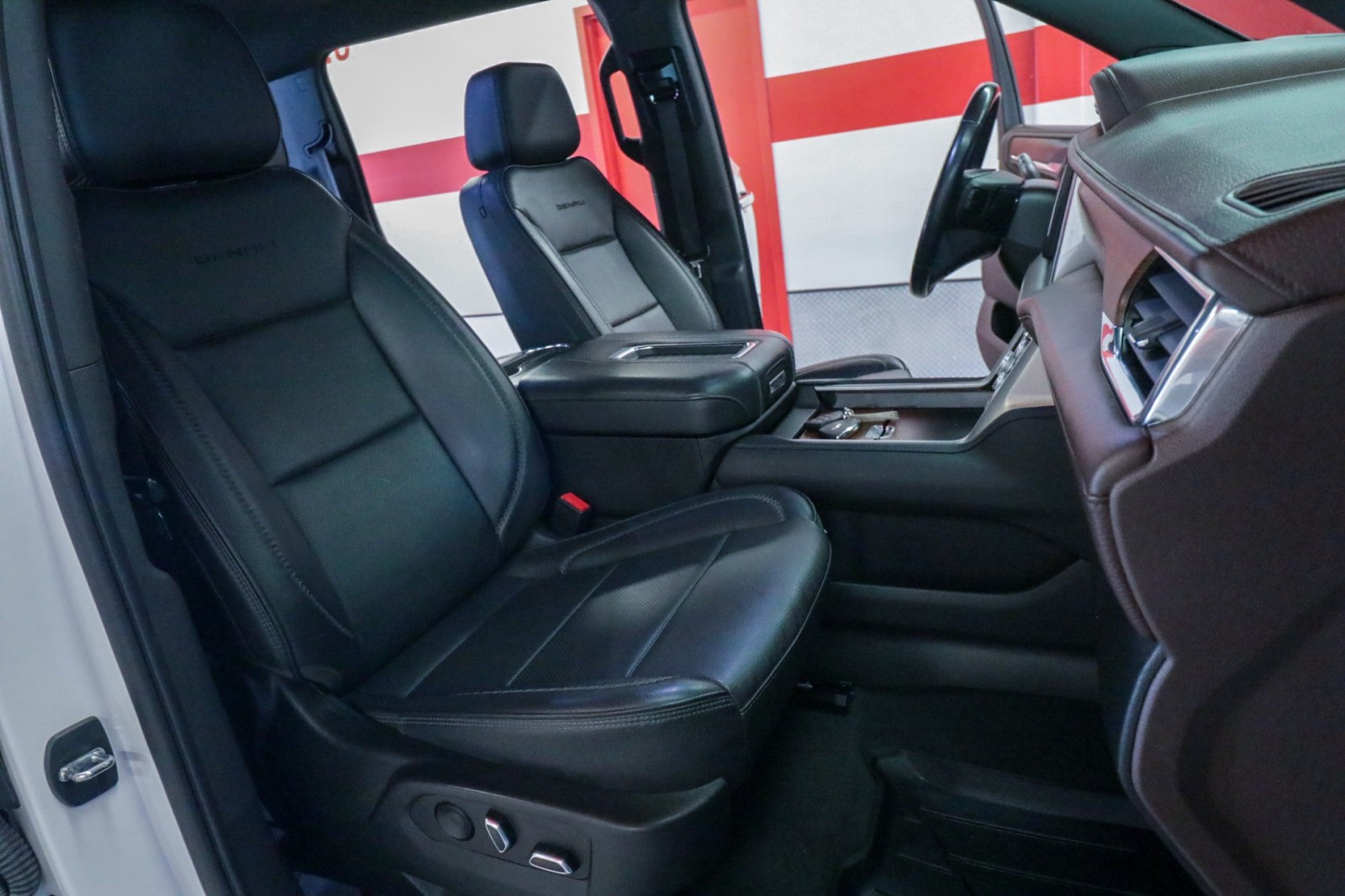 Used Car 2022 Gmc Yukon Xl  Denali For Sale Under $50,000 In Austin, Texas