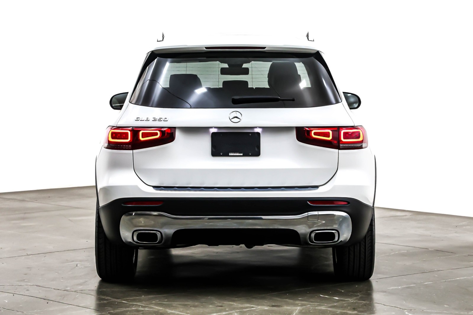 Used 2023 Polar White Mercedes-Benz GLB 250 image 3