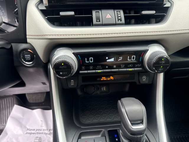 ToyotaRAV427