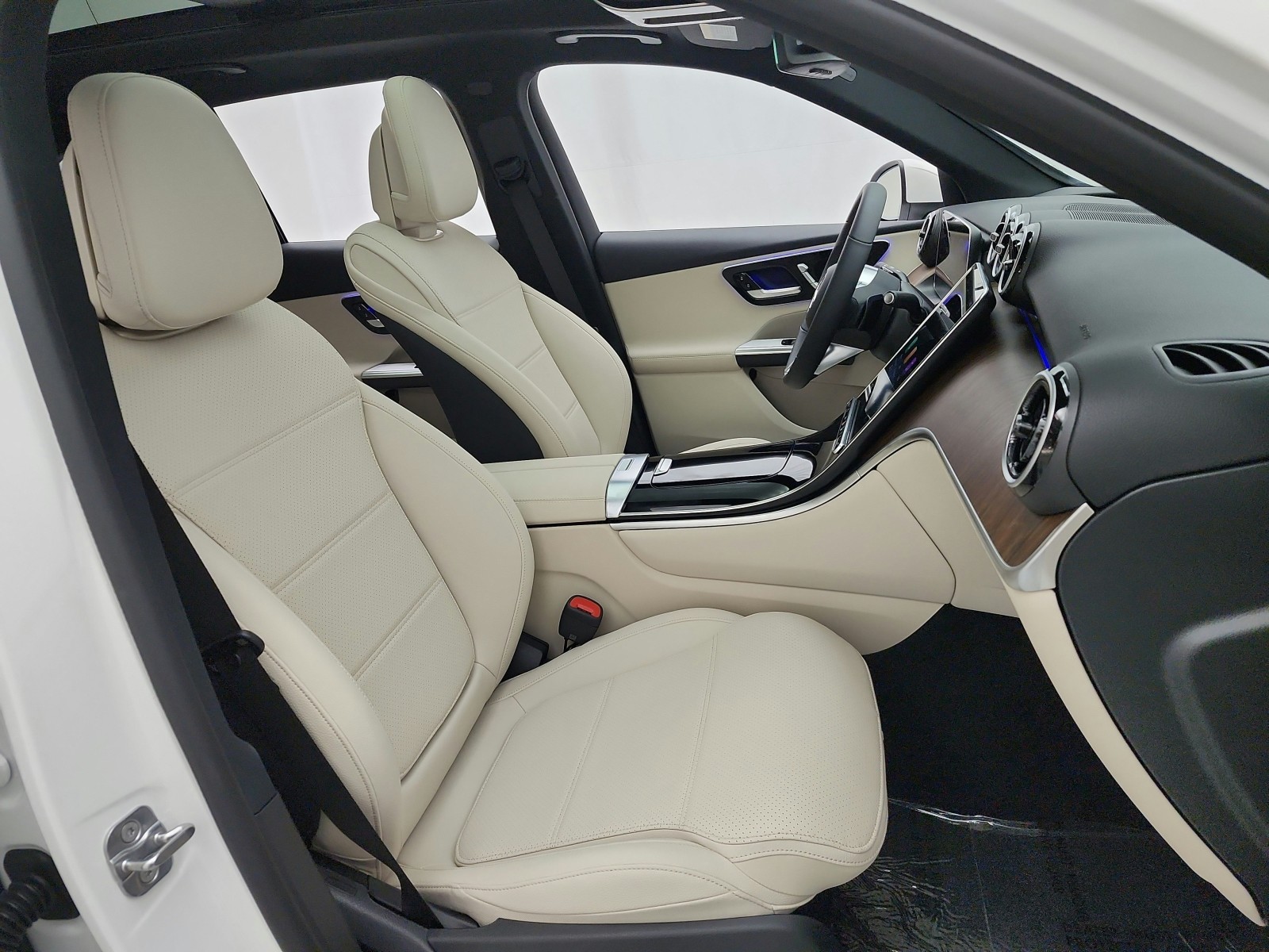 New 2027 Polar White Mercedes-Benz GLC 300 SUV image 14