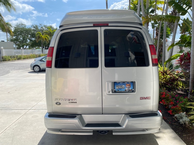 2013 GMC SAVANA HI TOP CONVERSION HANDICAP LIFT LOW MILES 24,857 in , 