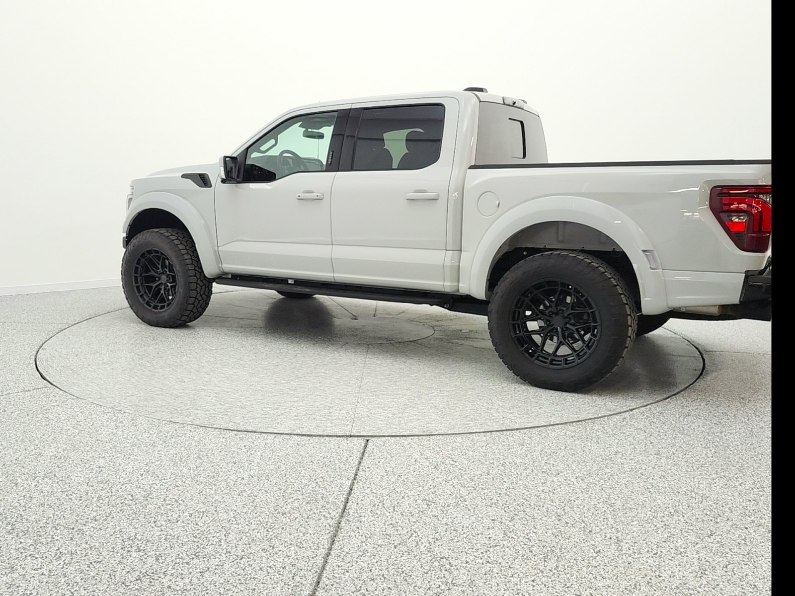 Used 2024 Avalanche Ford Raptor 4WD SuperCrew 5.5