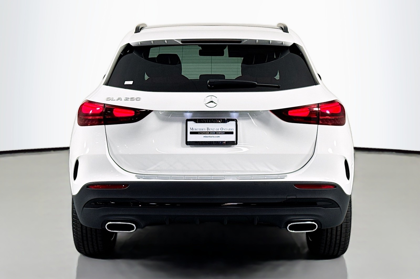 New 2026 Polar White Mercedes-Benz GLA 250 SUV image 3