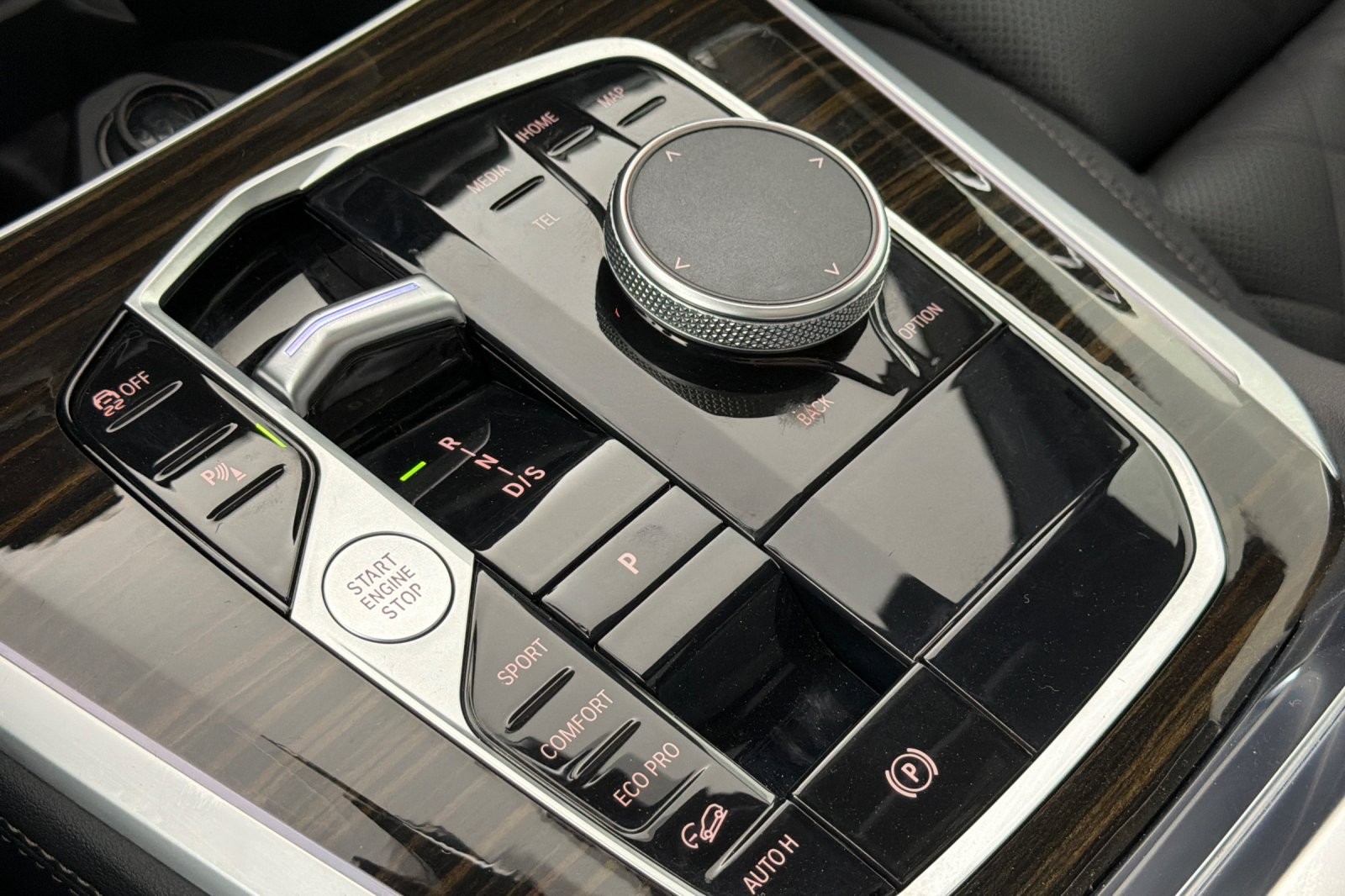 Used 2025 SKYSCRAPER GREY BMW xDrive40i Sports Activity Vehicle image 21