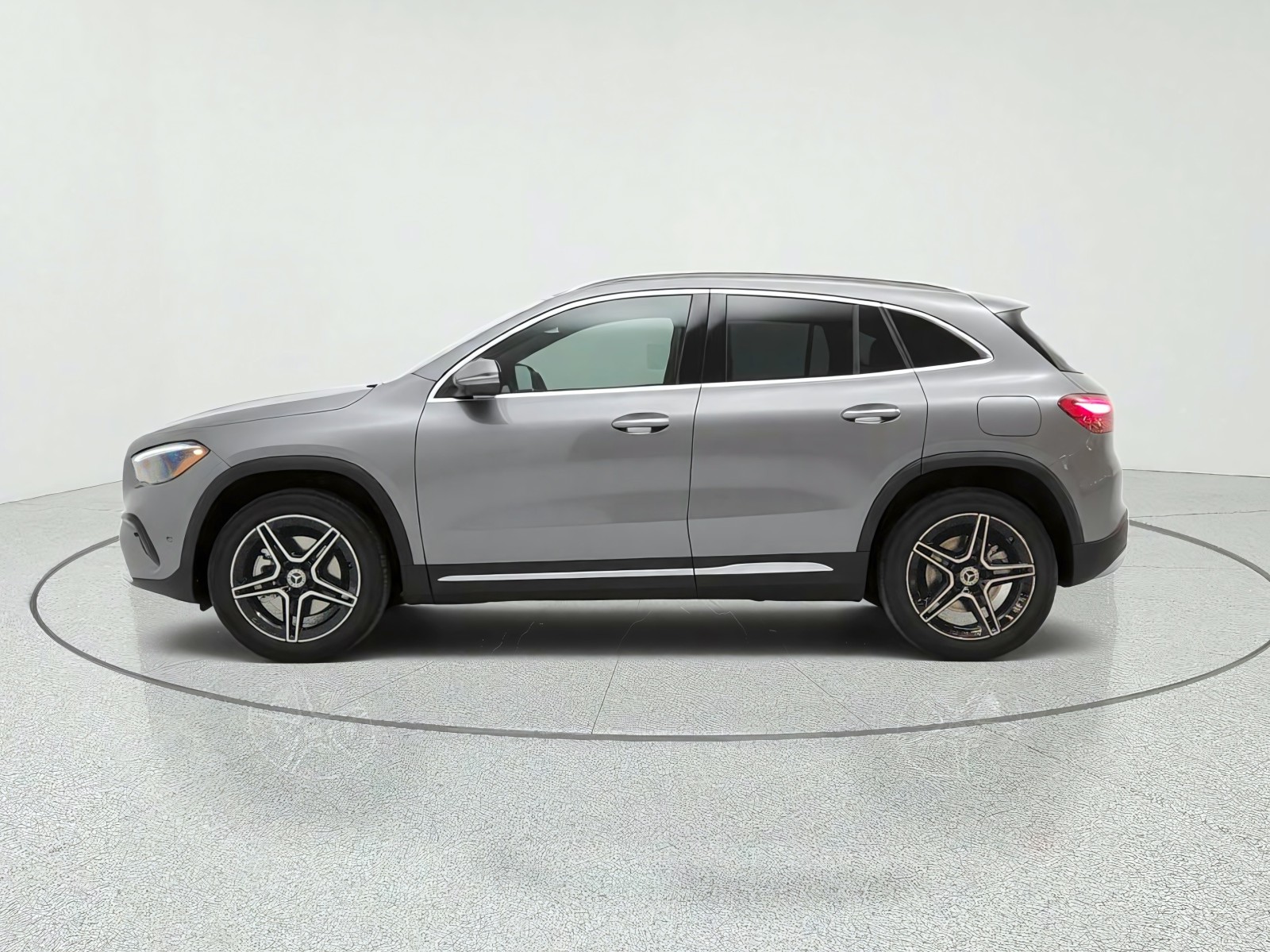New 2026 Mountain Grey Metallic Mercedes-Benz GLA 250 SUV image 8