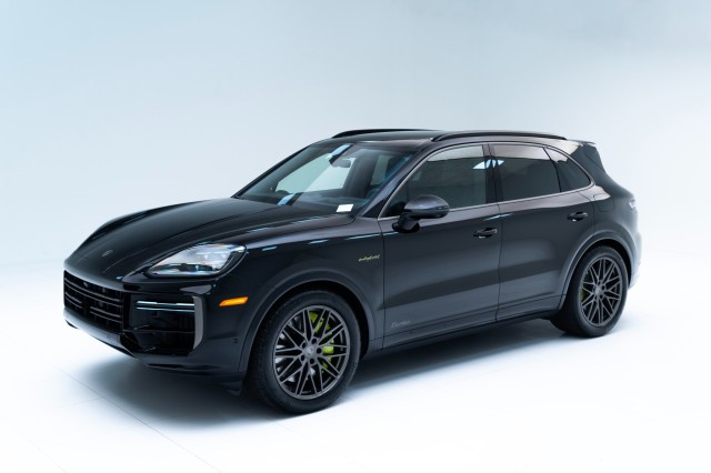 2025  Cayenne Turbo E-Hybrid in , 