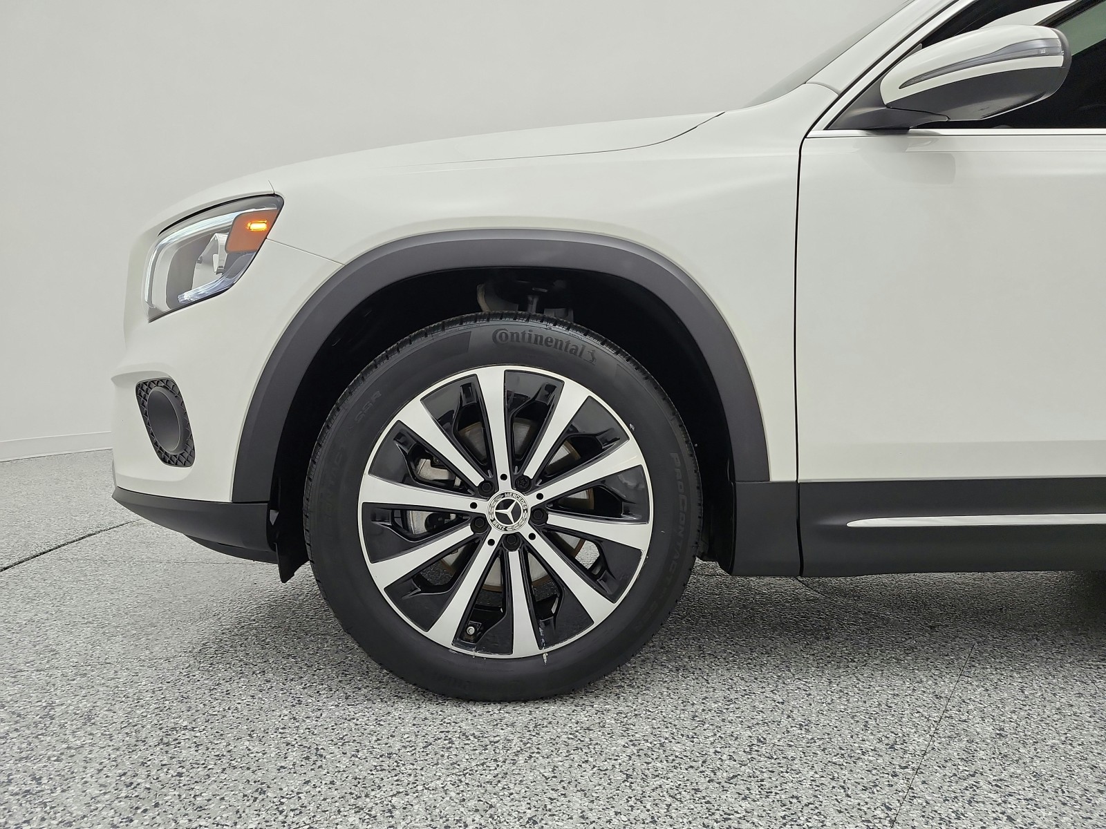 Used 2021 Polar White Mercedes-Benz GLB 250 4MATIC® SUV image 18