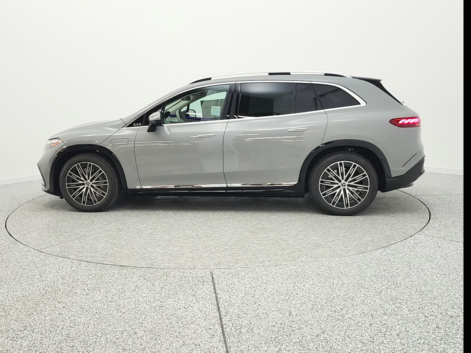 New 2026 MANUFAKTUR Alpine Grey Mercedes-Benz EQS 550 image 8