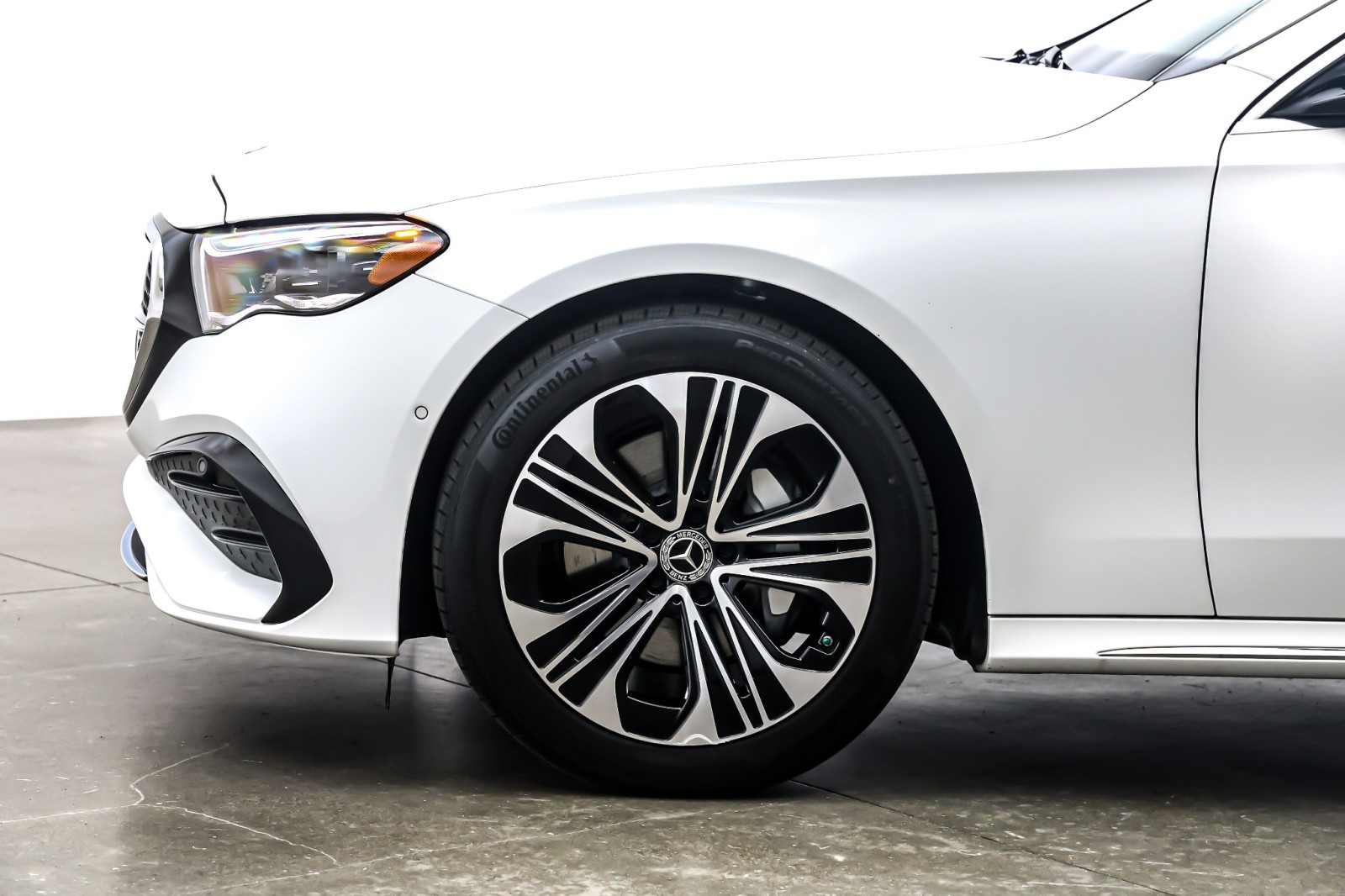 New 2026 Polar White Mercedes-Benz E 350 image 10