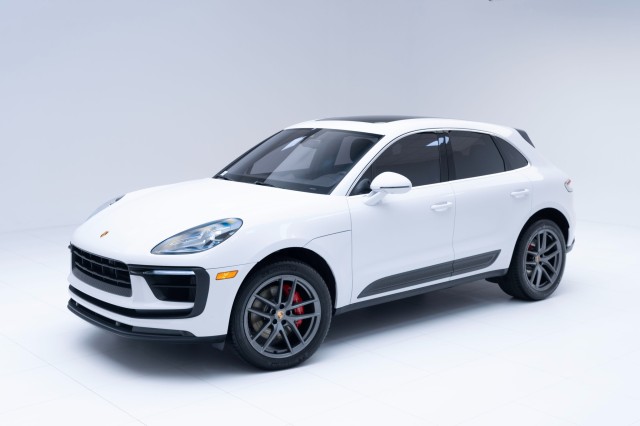 2022  Macan S in , 
