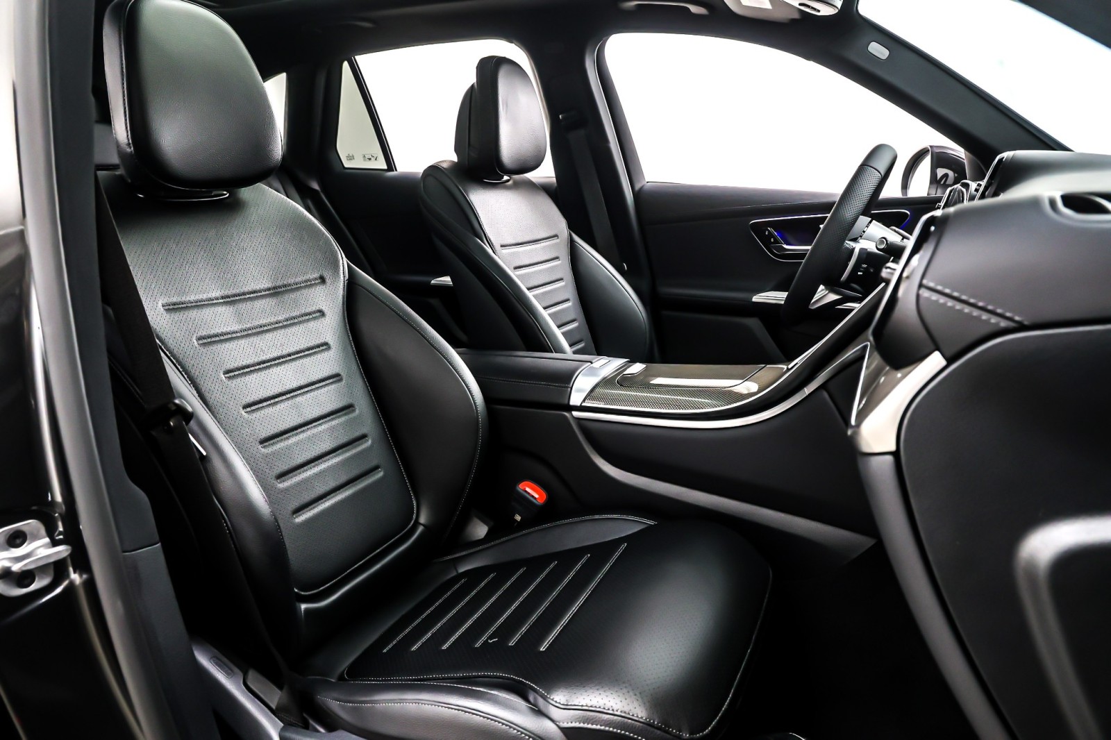 New 2026 Graphite Grey Metallic Mercedes-Benz GLC 300 image 7