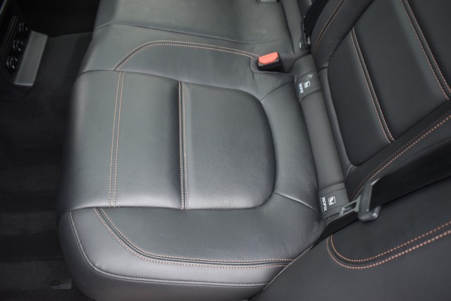 2020 Jaguar F-PACE Navi Leather Pano Glass Roof Heated Seats Rear Vie 33