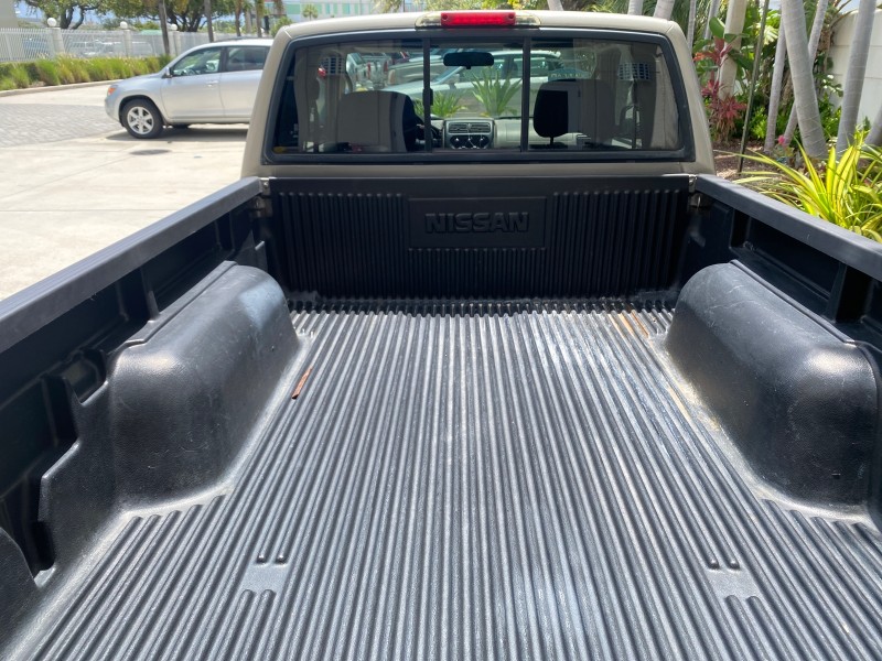 2004 Nissan Frontier 2WD XE LOW MILES 70,694 PU in , 