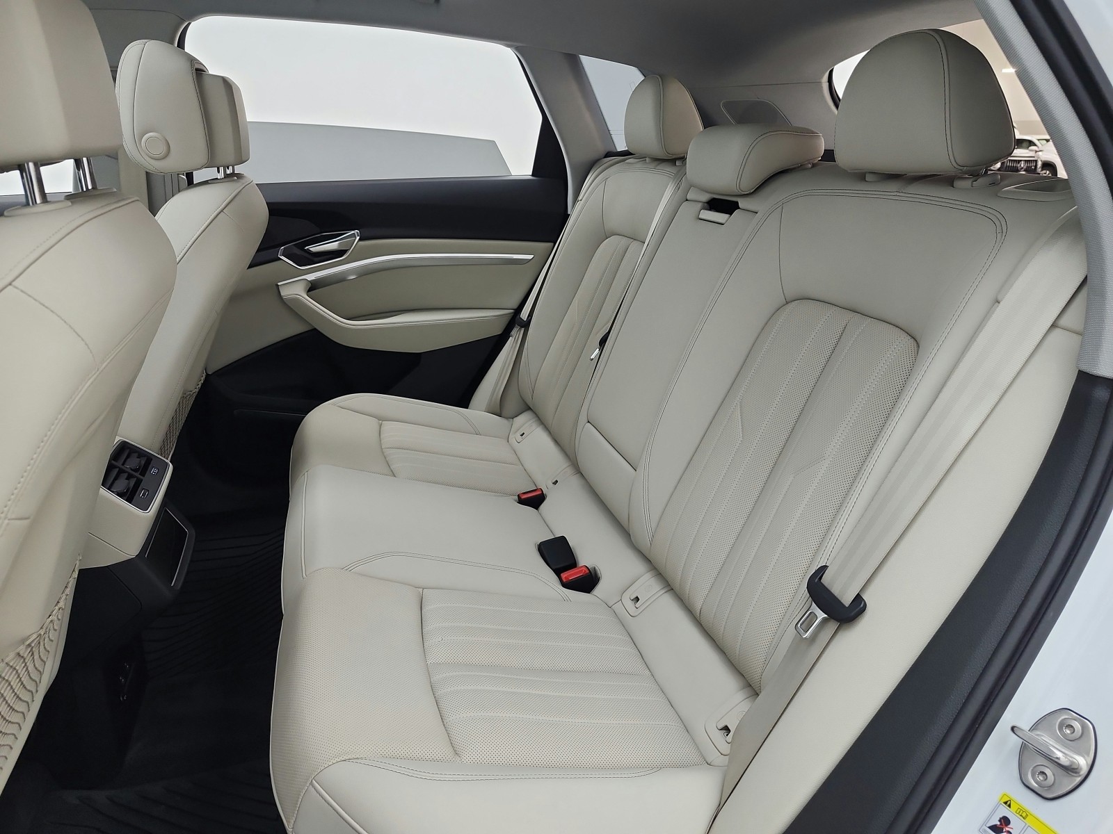 Used 2024 Glacier White Metallic Audi Premium Plus quattro image 15